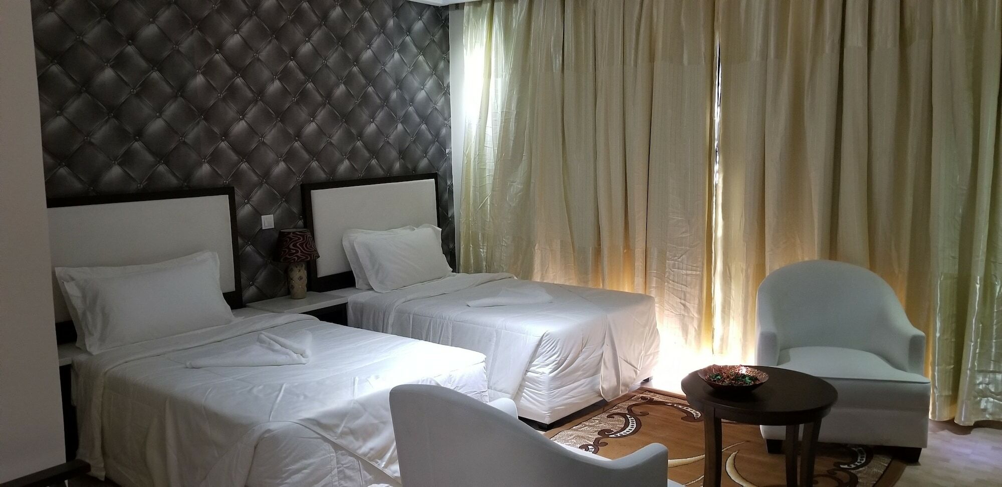 Metzy Residence Hotel Serrekunda Luaran gambar